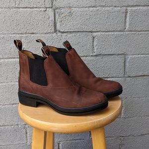 Ariat women's Chelsea waterproof boot 9.5B